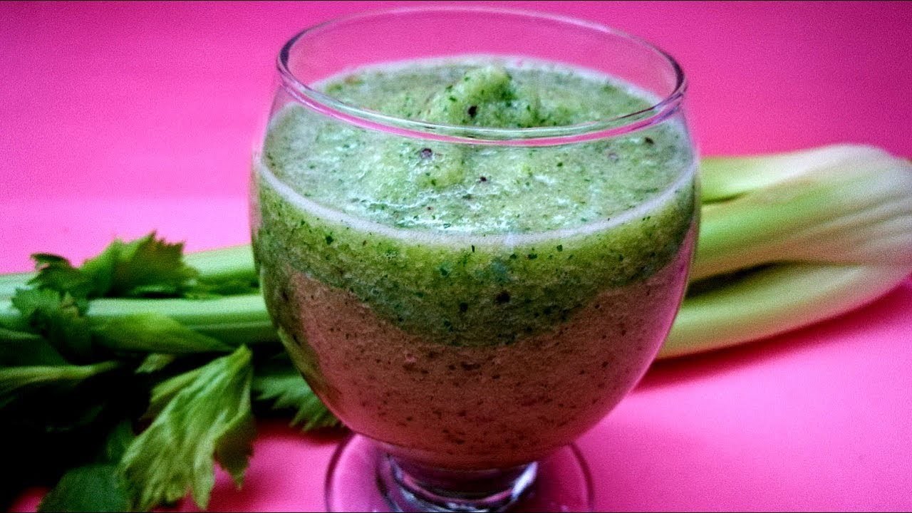 Сок с яблоком, петрушкой и сельдереем